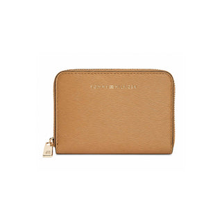 BILLETERA BEIGE TEXTURIZADA CON CREMALLERA Y LOGO